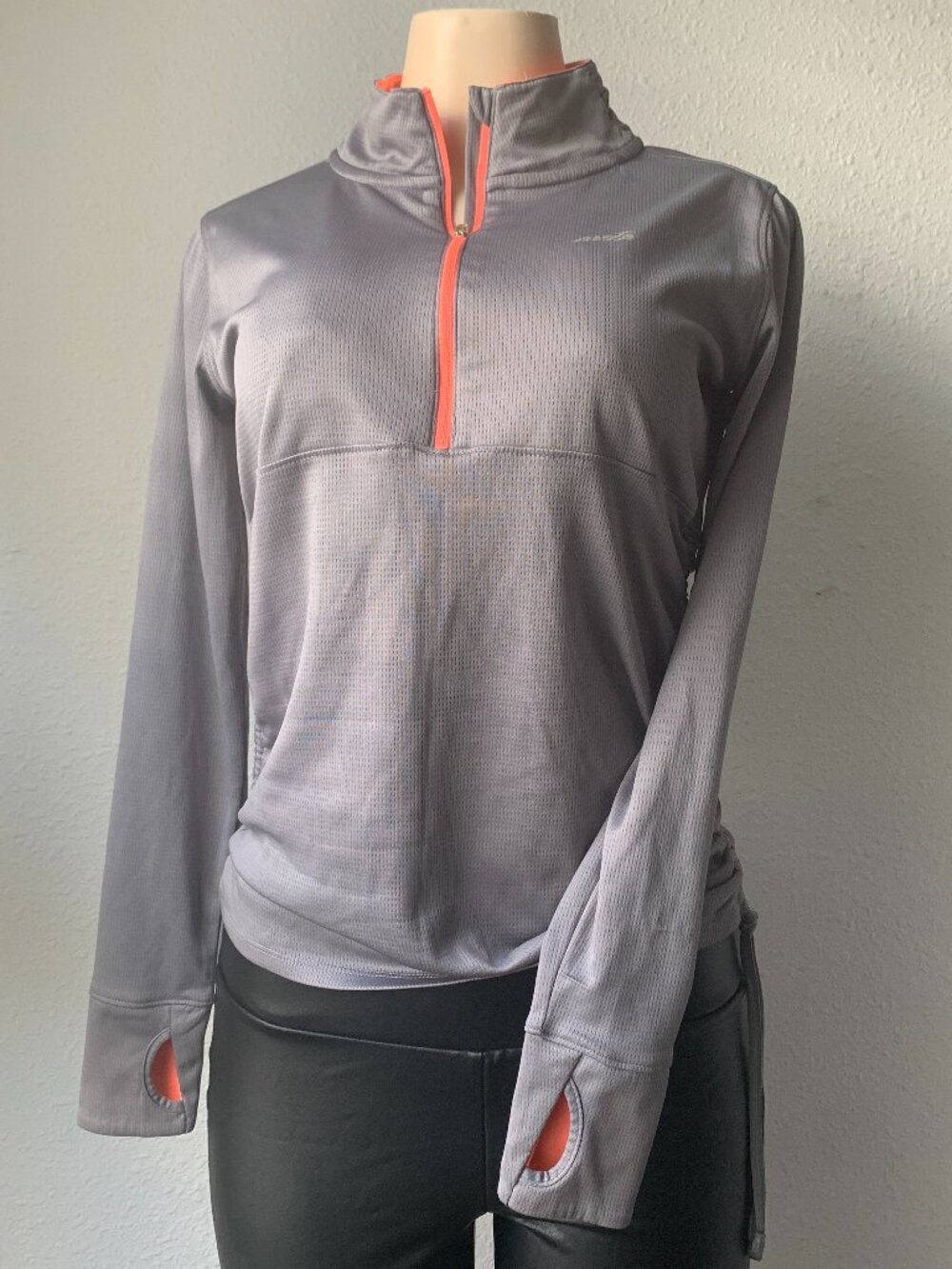Avia Womens Small 4-6 Gray Half Zip Pullover Athletic Running Top Thumbholes